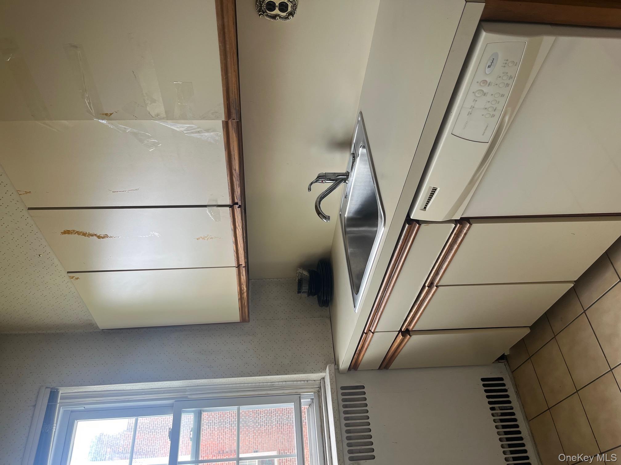 #16 photo, 230 Central Avenue, ナッソー郡 Lawrence , NY 11559