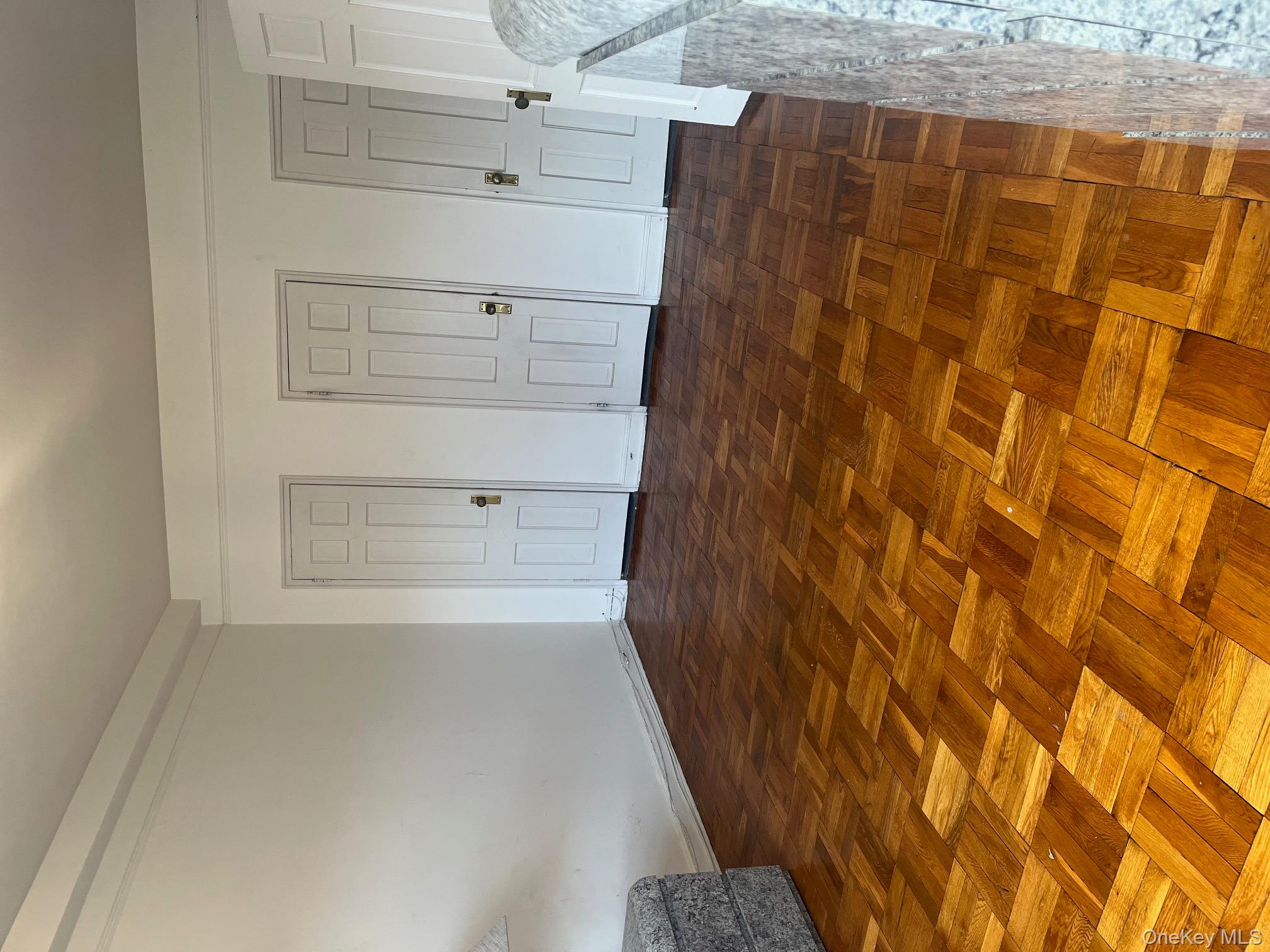 #19 photo, 230 Central Avenue, ナッソー郡 Lawrence , NY 11559