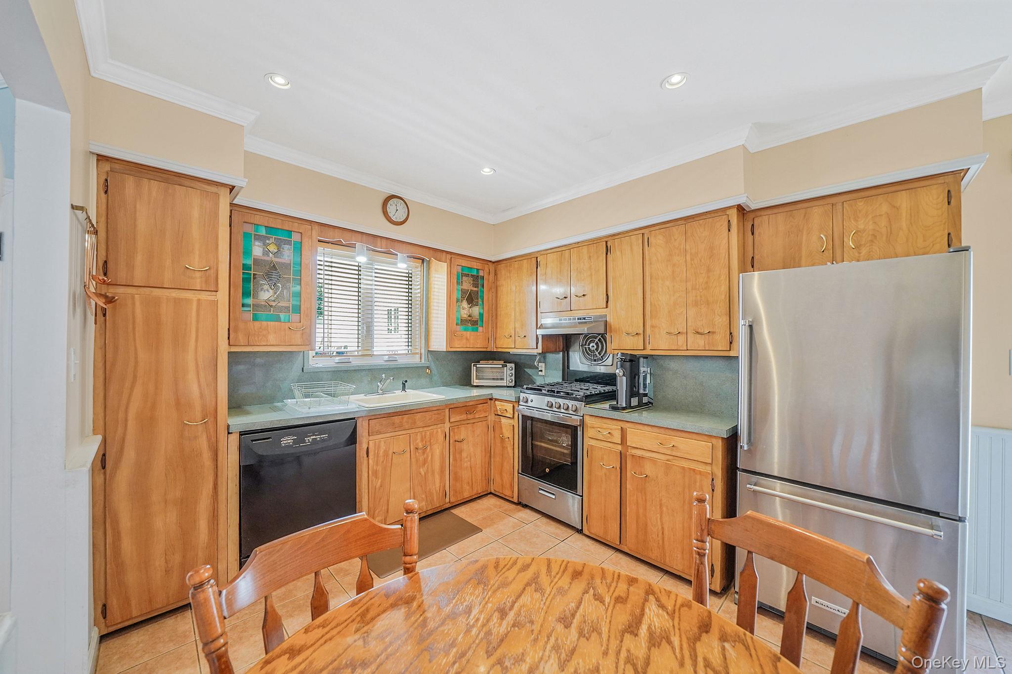 #12 photo, 256-12 87th Road, Floral Park , NY 11001