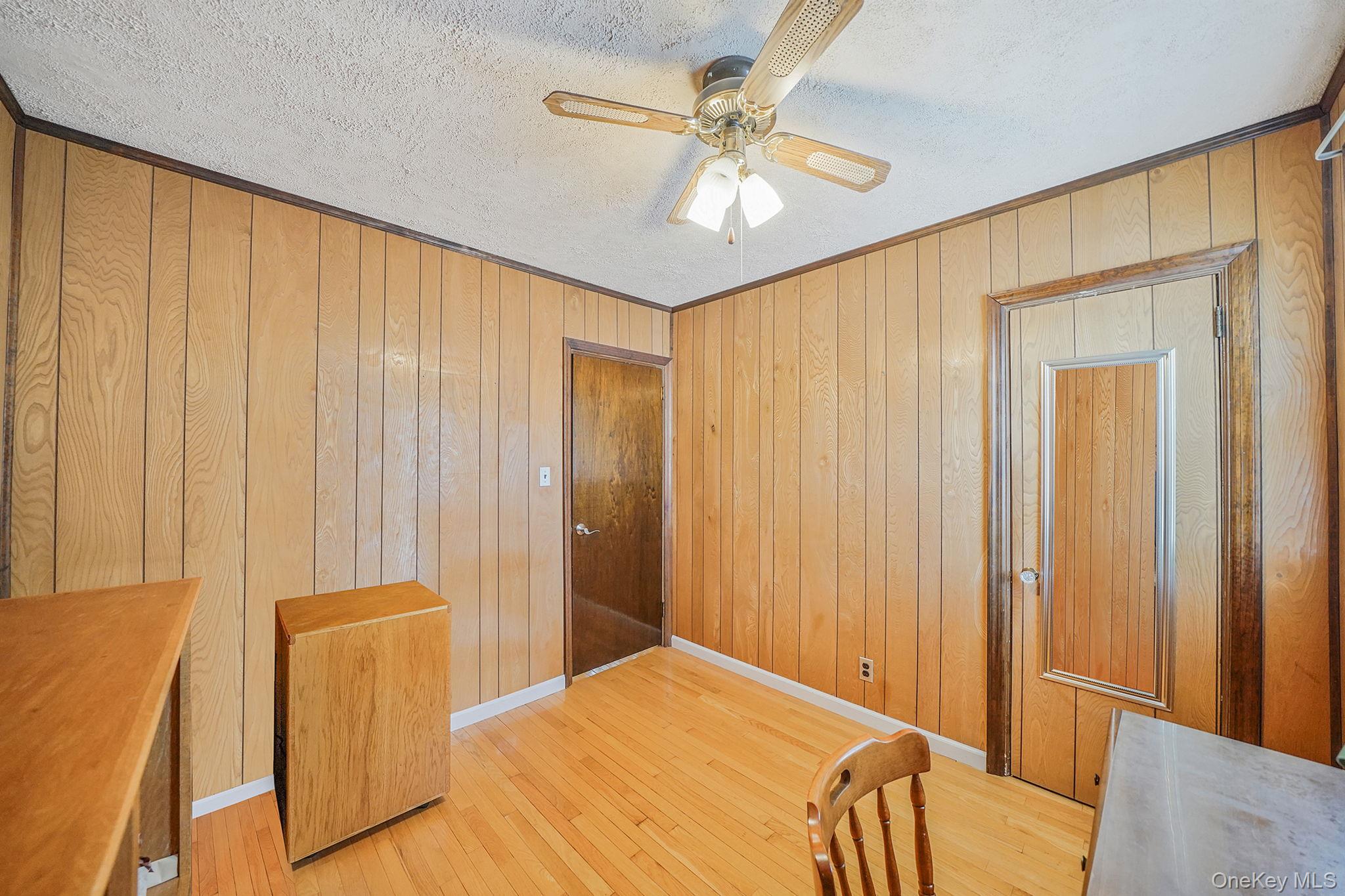 #16 photo, 256-12 87th Road, Floral Park , NY 11001