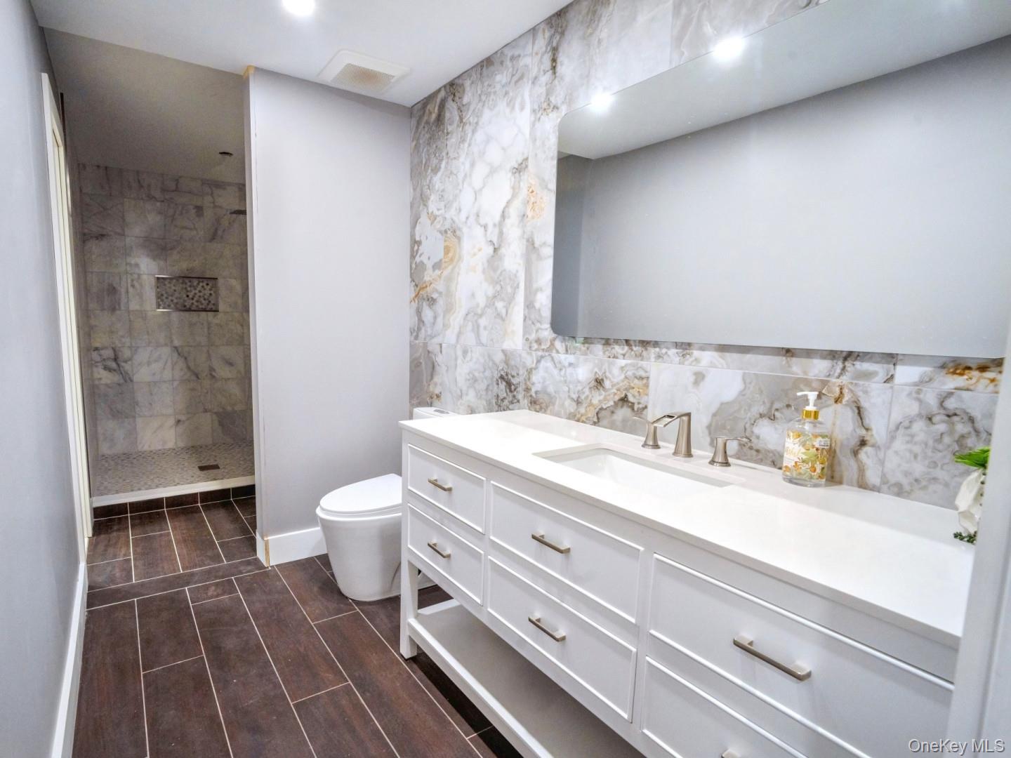 #13 photo, 18 Durham Drive, Dix Hills , NY 11746