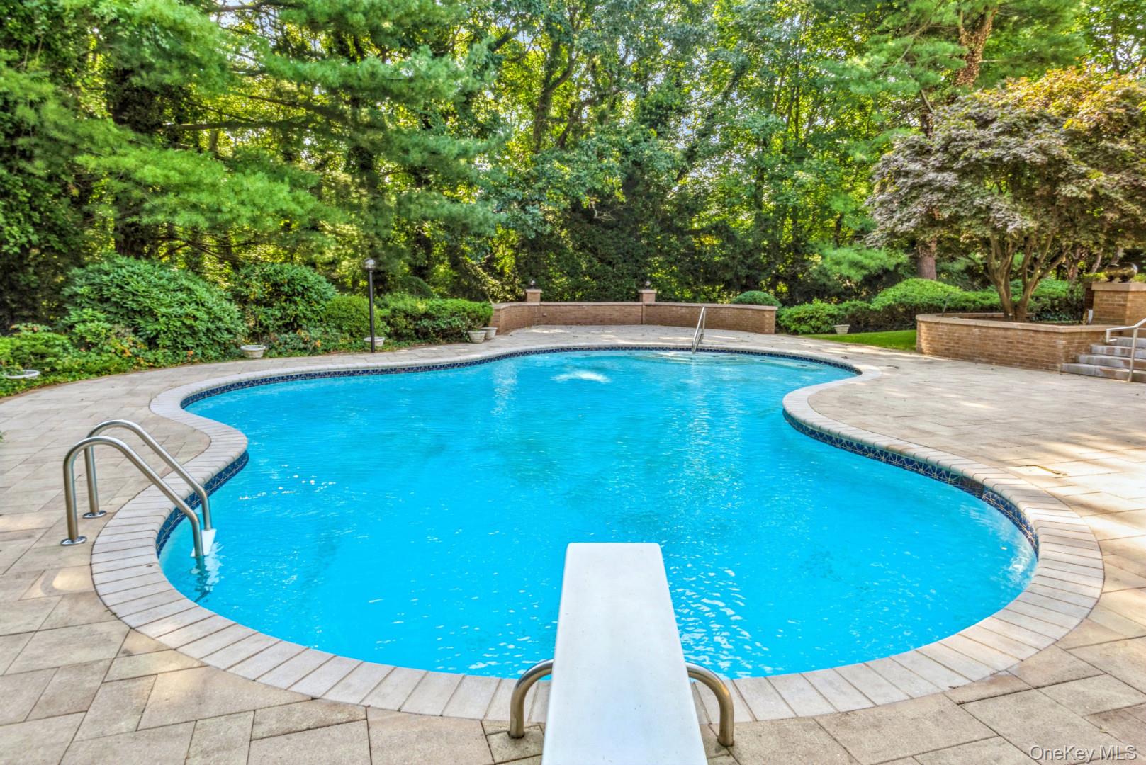 #5 photo, 18 Durham Drive, Dix Hills , NY 11746