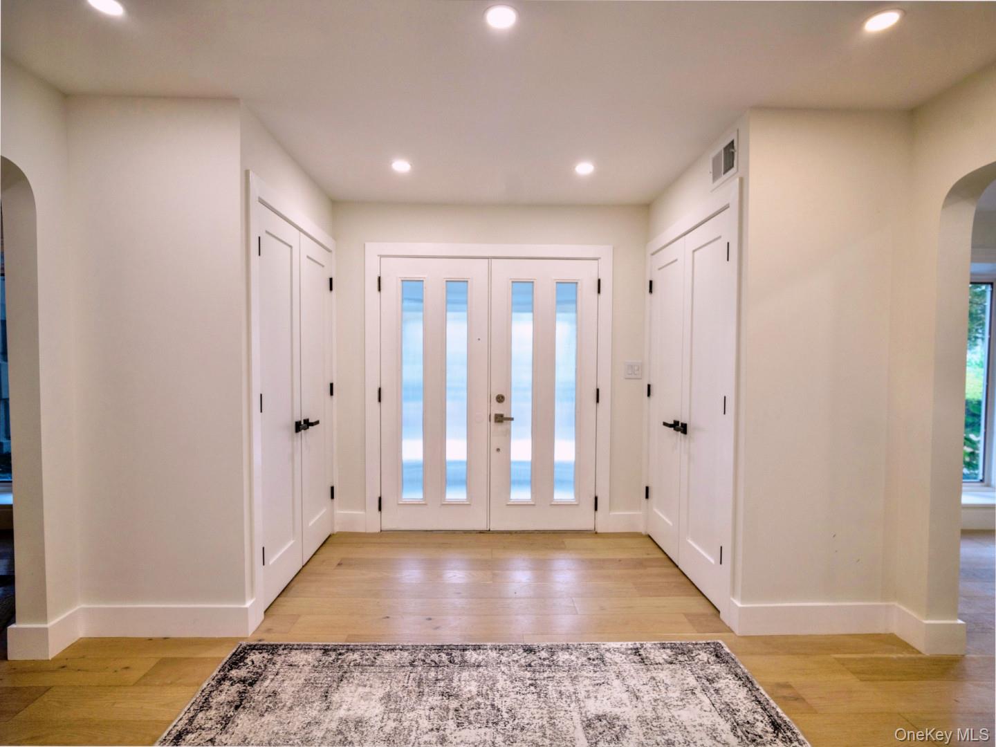 #7 photo, 18 Durham Drive, Dix Hills , NY 11746