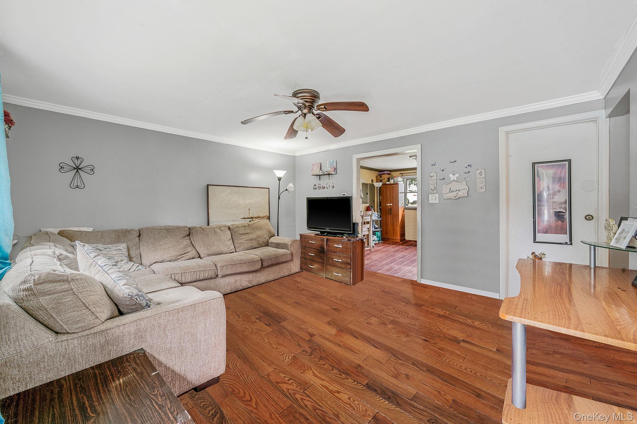 #8 photo, 20 Kirby Lane, सफ़ोक काउंटी Lake Ronkonkoma , NY 11779