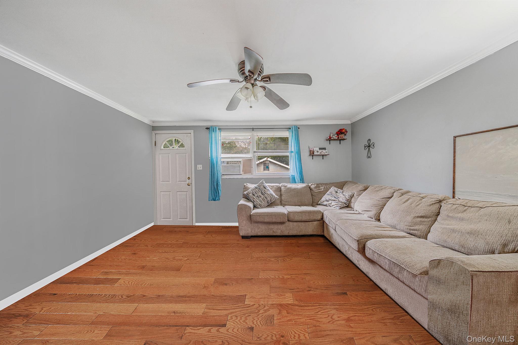 #9 photo, 20 Kirby Lane, सफ़ोक काउंटी Lake Ronkonkoma , NY 11779