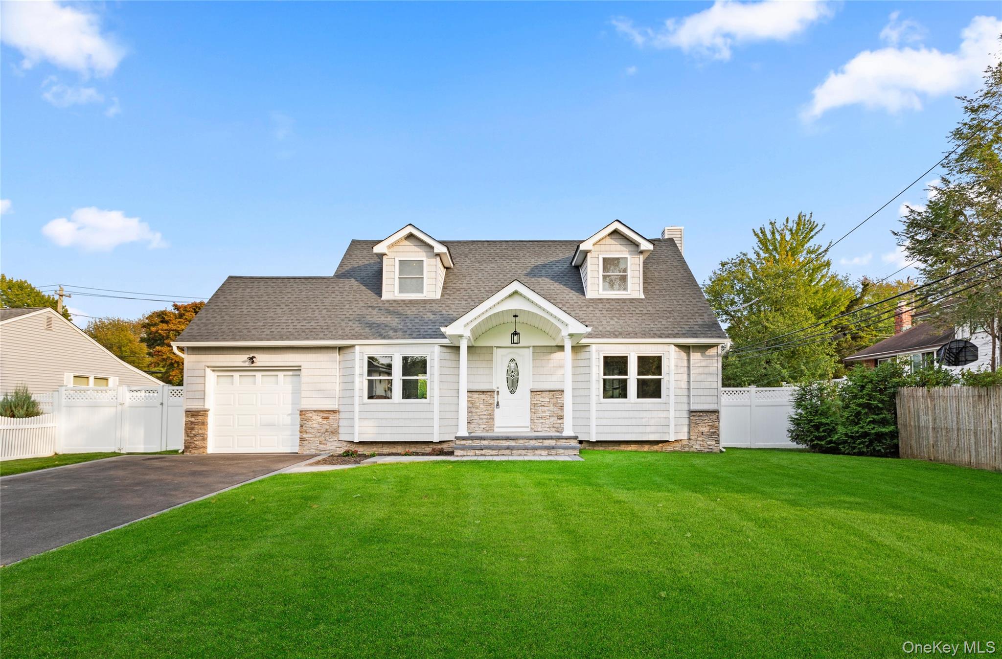 #1 photo, 3 Ramsey Road, सफ़ोक काउंटी Commack , NY 11725