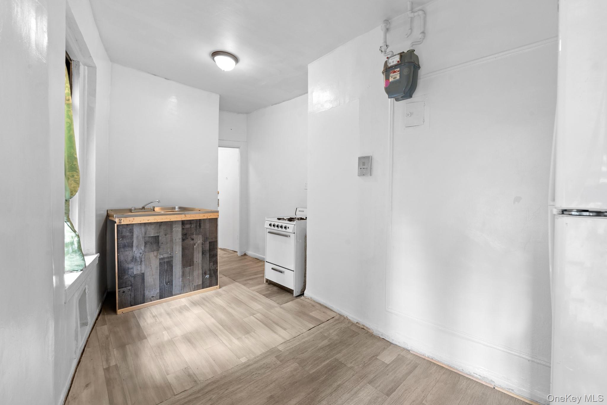 #10 photo, 941 Jerome Avenue, Bronx , NY 10452