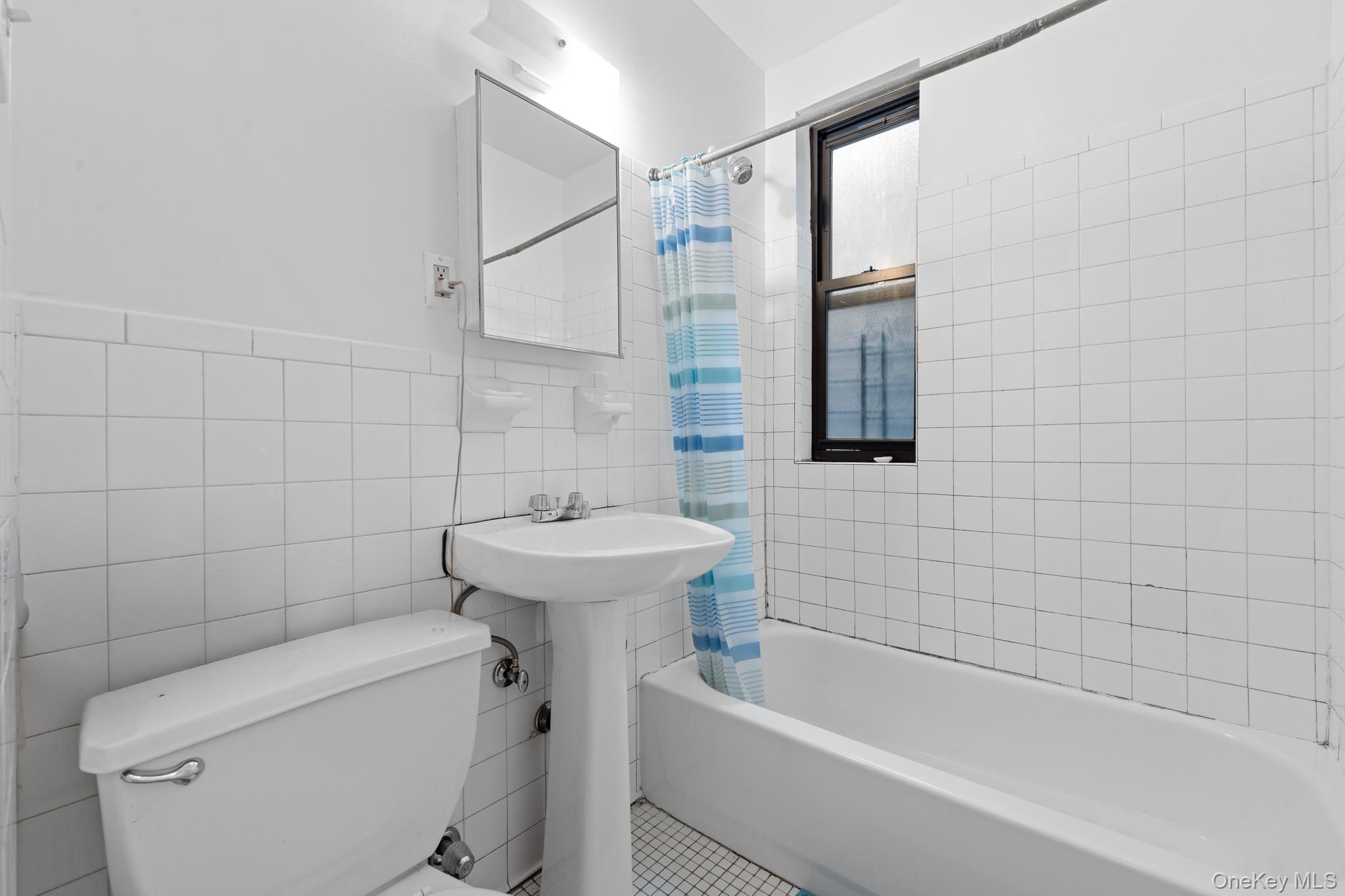 #6 photo, 941 Jerome Avenue, Bronx , NY 10452