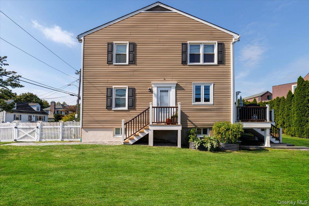 #2 photo, 105 Florence Street, Mamaroneck , NY 10543