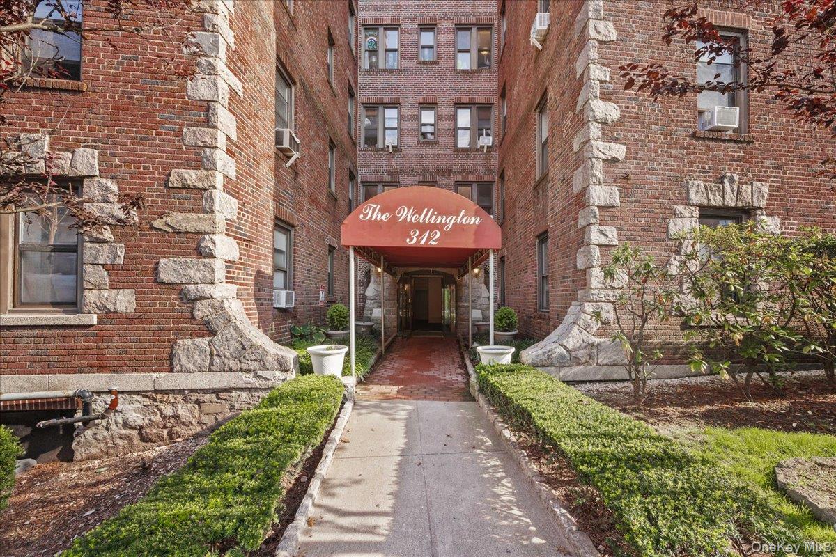 #2 photo, 312 Main Street, White Plains , NY 10601