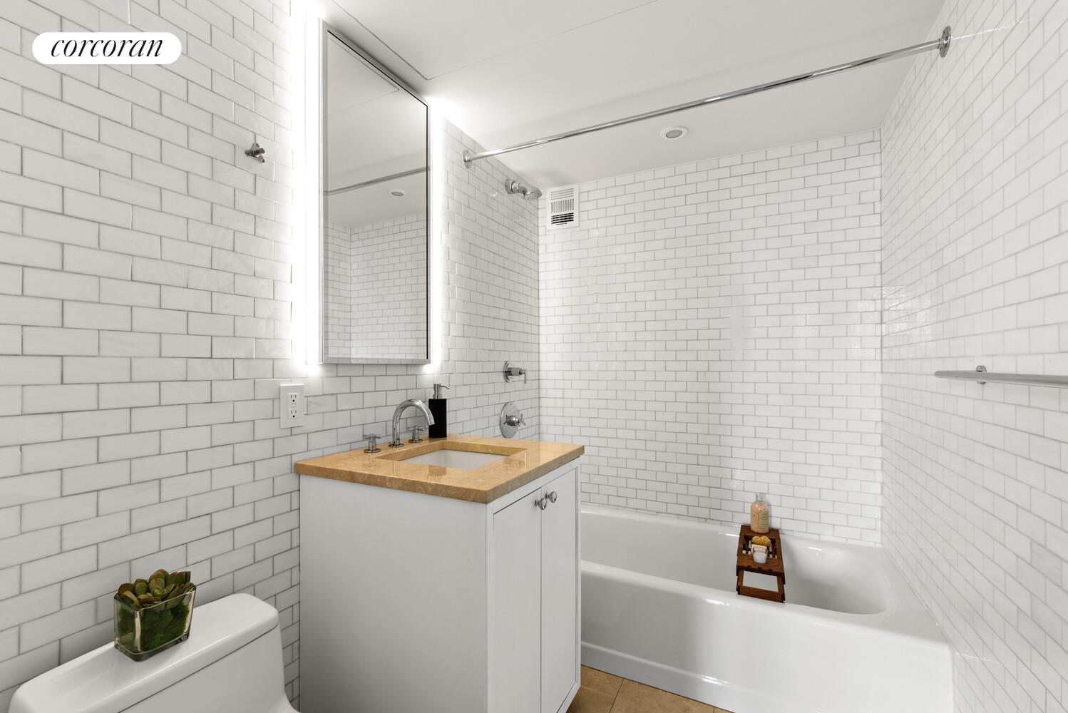 #8 photo, 200 E 66TH Street, Lenox Hill , NY 10065