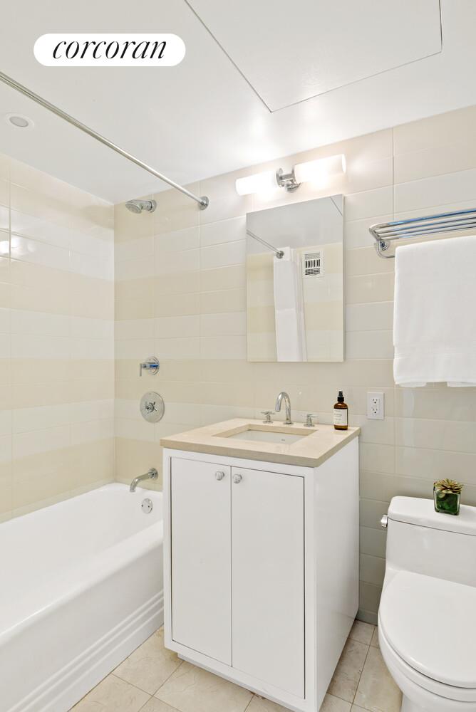 #9 photo, 200 E 66TH Street, Lenox Hill , NY 10065