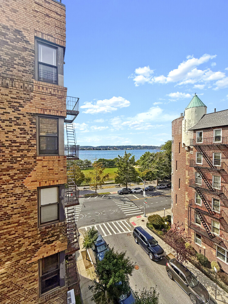 #13 photo, 9701 SHORE Road, Fort Hamilton , NY 11209