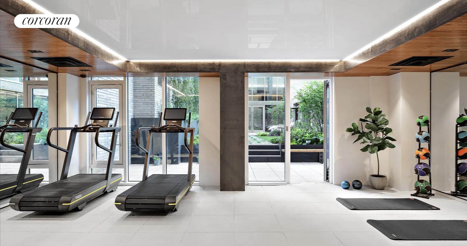 #13 photo, New York City, Hells Kitchen , NY 10036