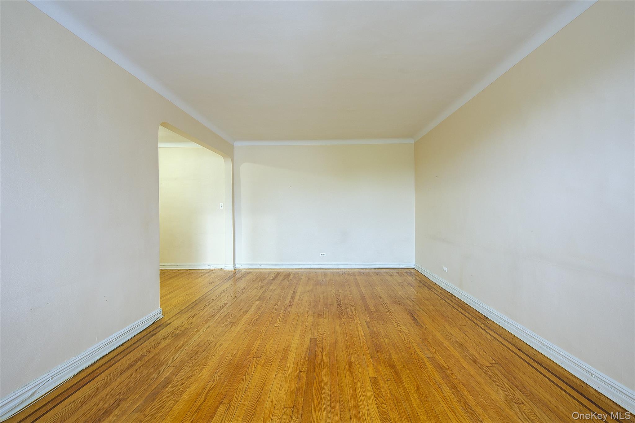 #10 photo, 76-35 113th Street, クイーンズ区 Forest Hills , NY 11375