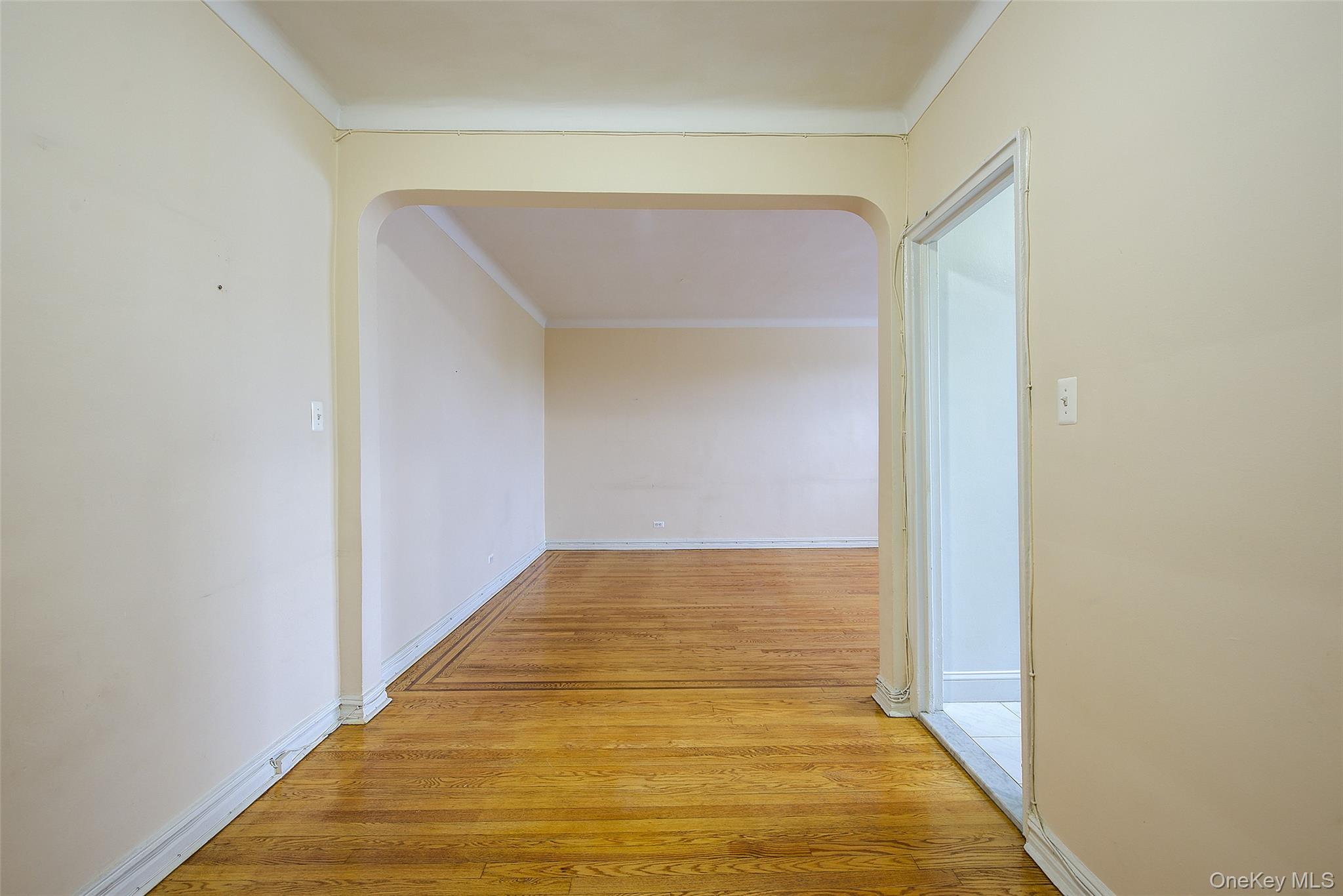 #14 photo, 76-35 113th Street, クイーンズ区 Forest Hills , NY 11375