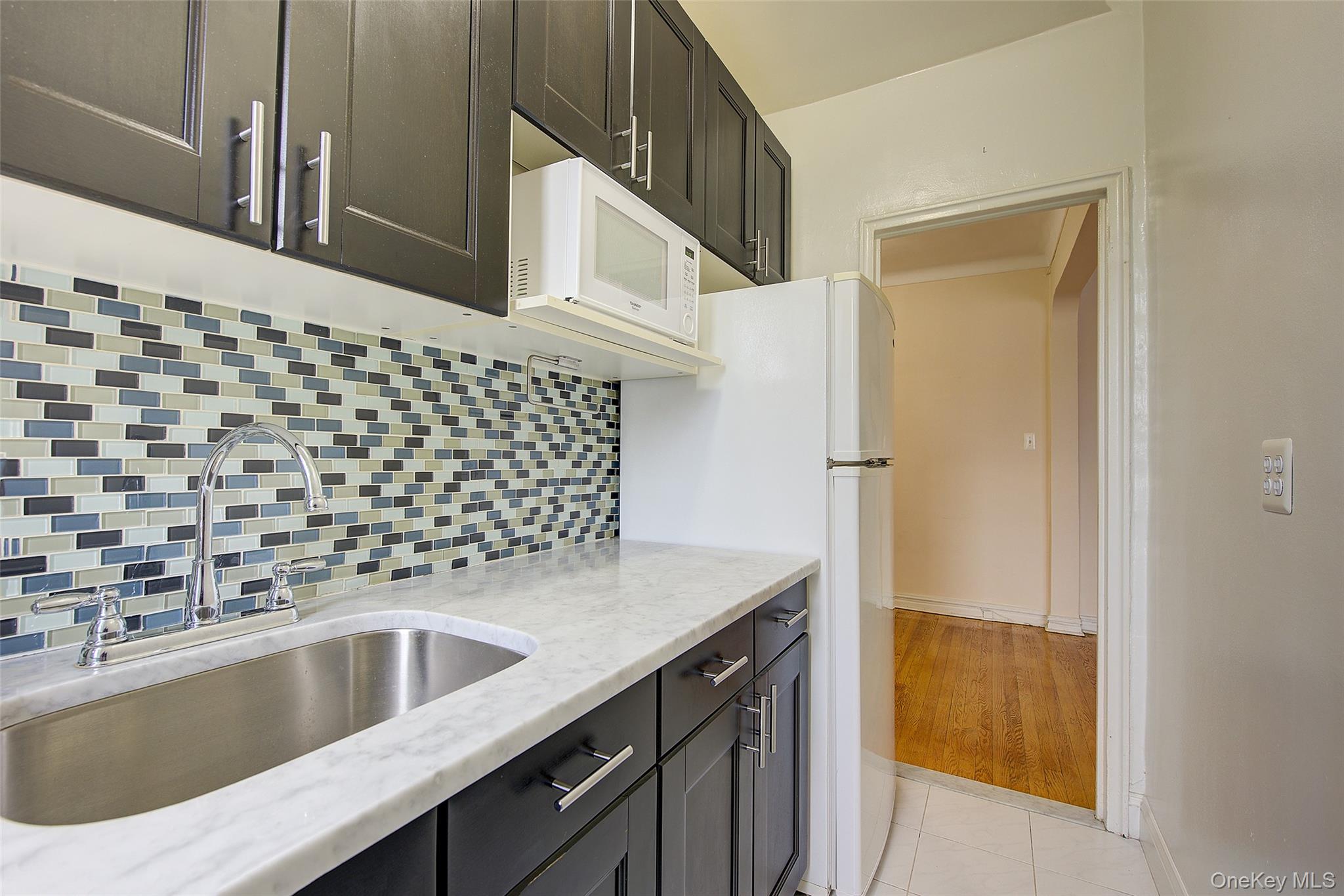 #18 photo, 76-35 113th Street, クイーンズ区 Forest Hills , NY 11375