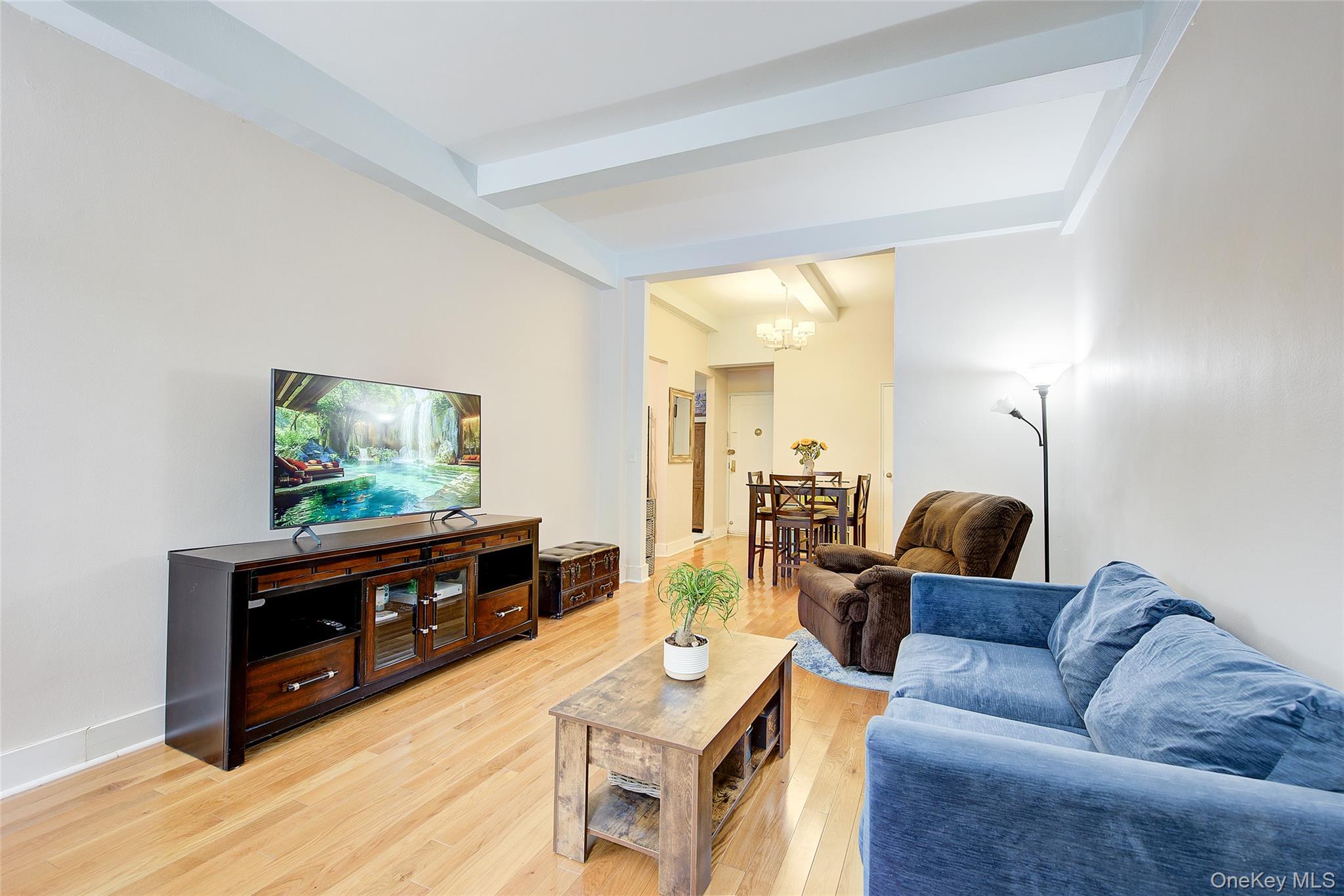 #1 photo, 67-35 Yellowstone Boulevard, クイーンズ区 Forest Hills , NY 11375