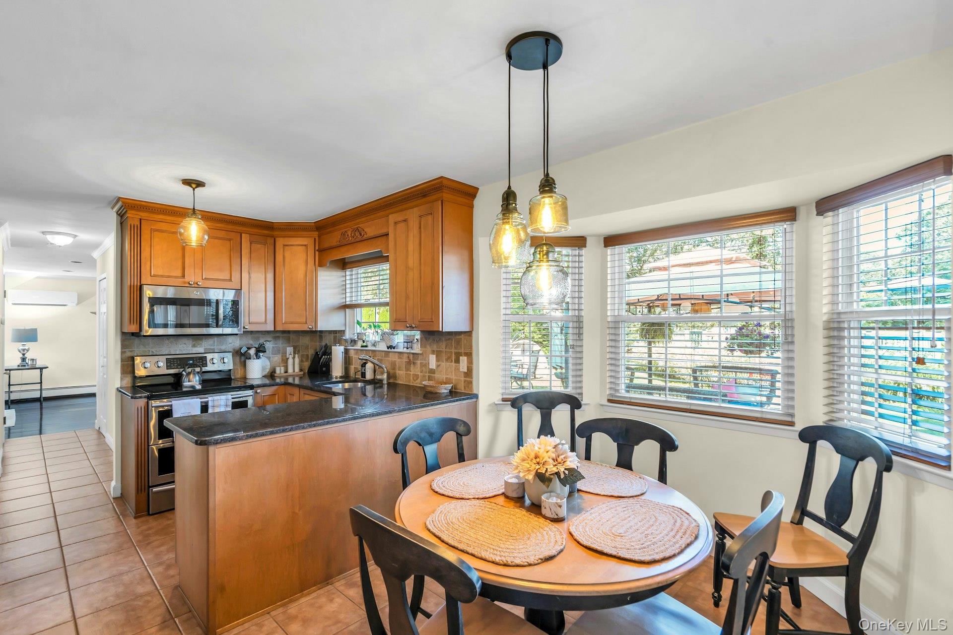 #10 photo, 177 N Bicycle Path, サフォーク郡 Selden , NY 11784