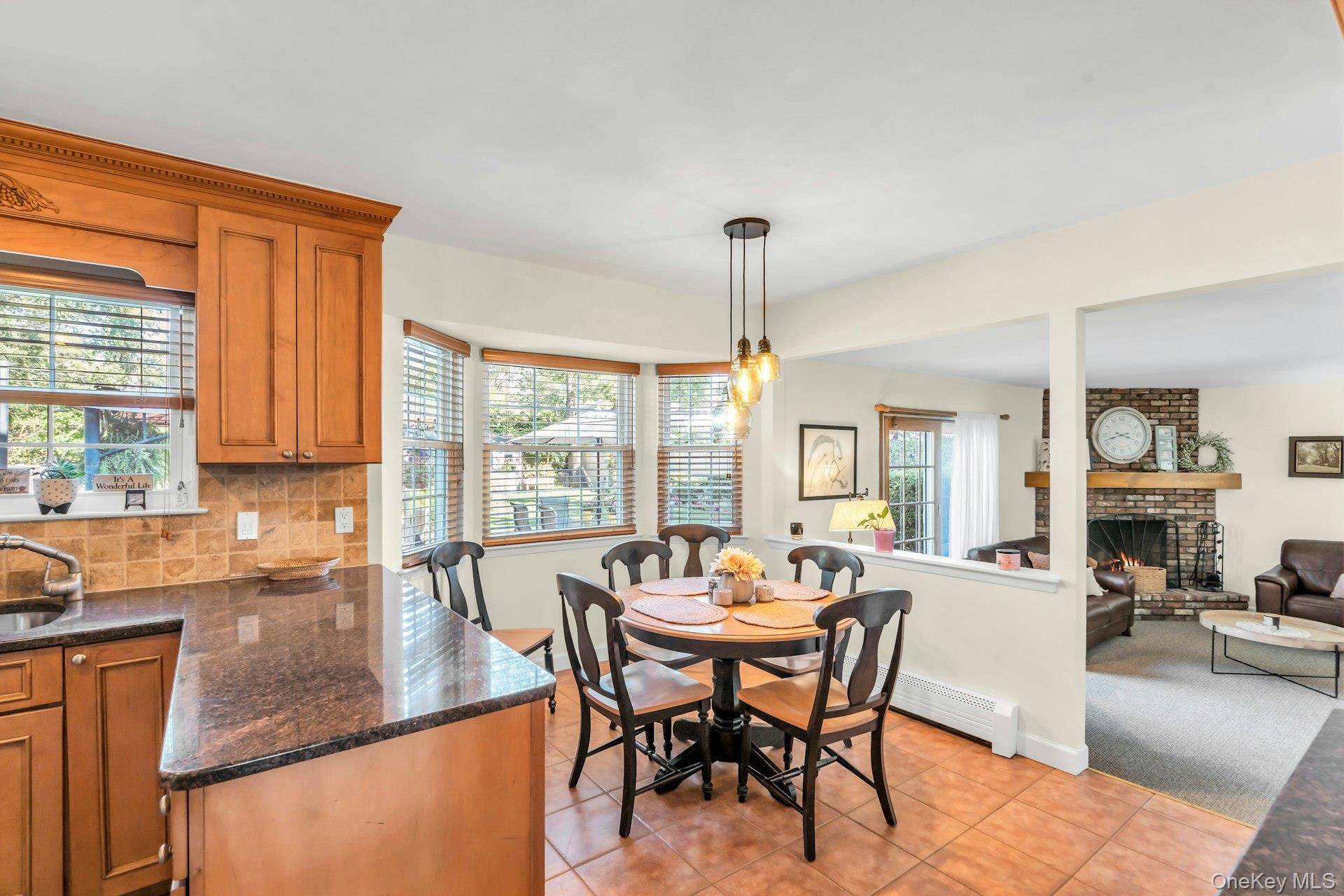 #12 photo, 177 N Bicycle Path, サフォーク郡 Selden , NY 11784