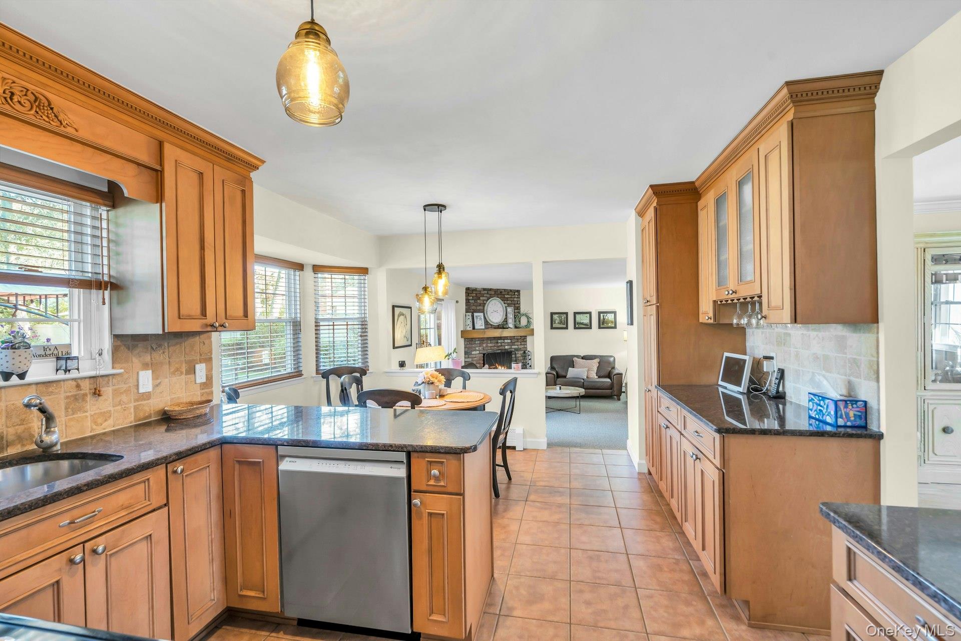 #13 photo, 177 N Bicycle Path, サフォーク郡 Selden , NY 11784