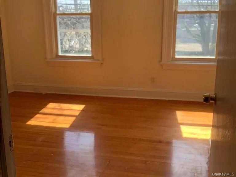 #7 photo, 1148 West Broadway, ナッソー郡 Hewlett , NY 11557