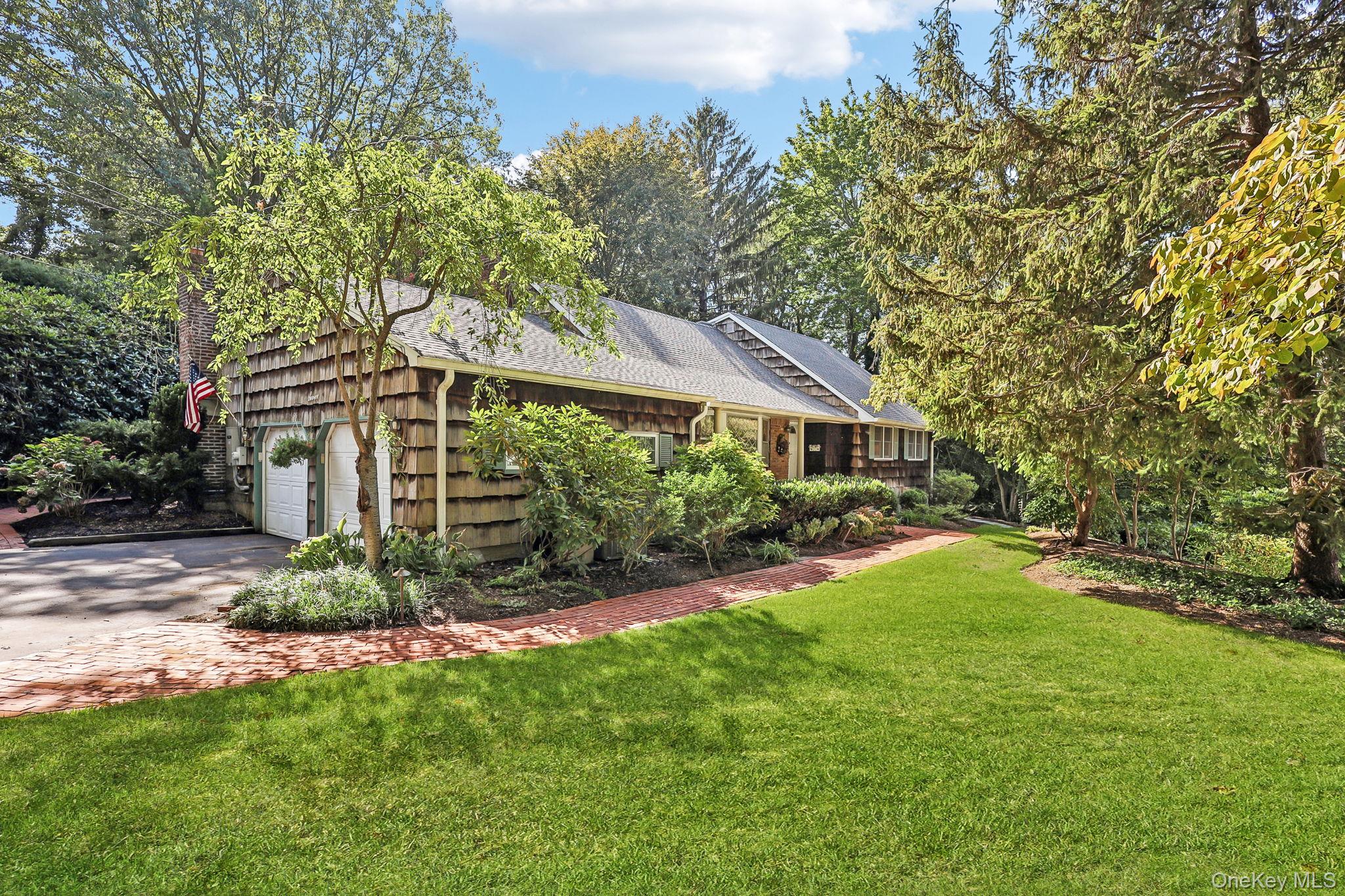 #1 photo, 7 Maxwell Court, سوفولك Huntington , NY 11743