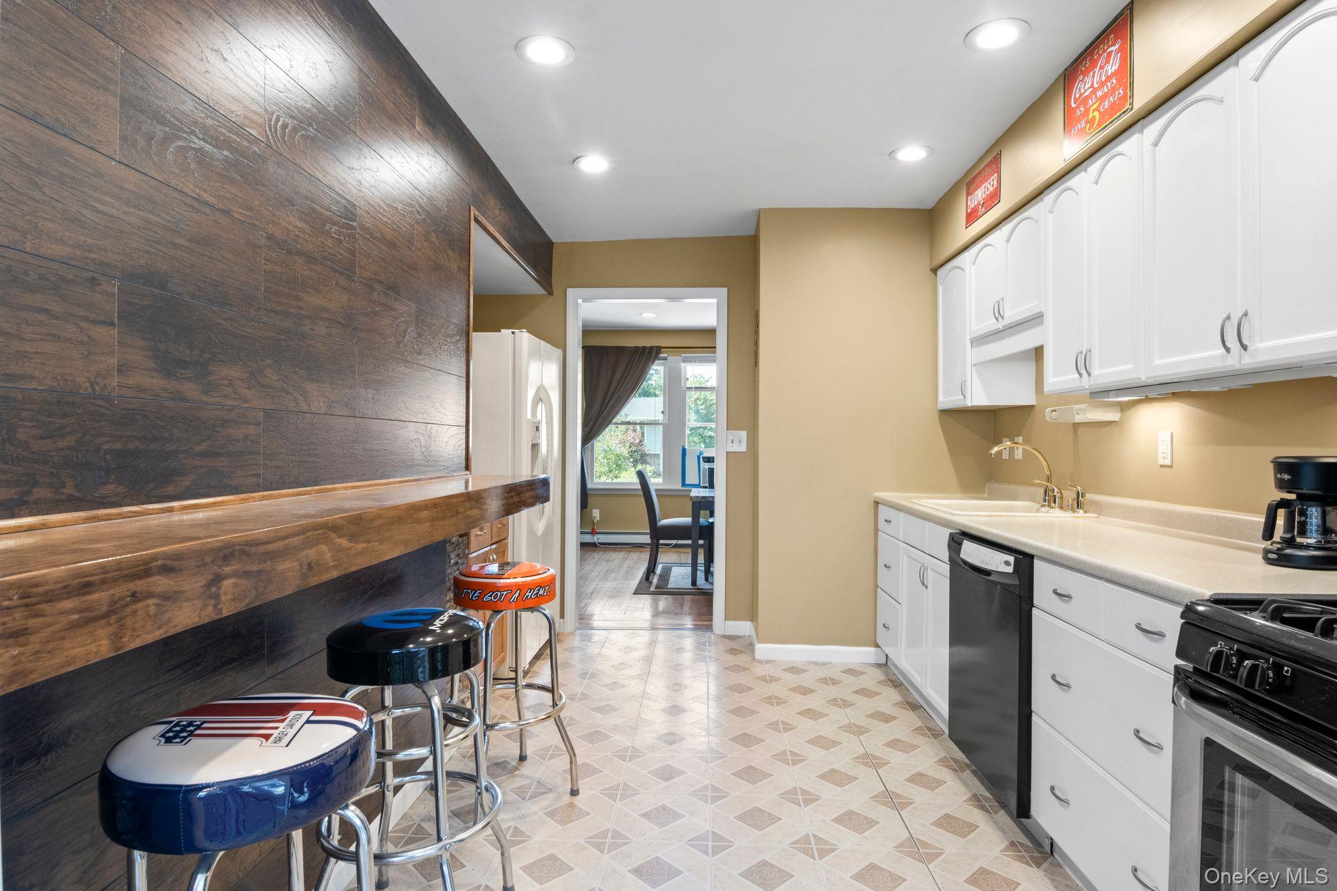 #13 photo, 1333 Richland Boulevard, Bay Shore , NY 11706