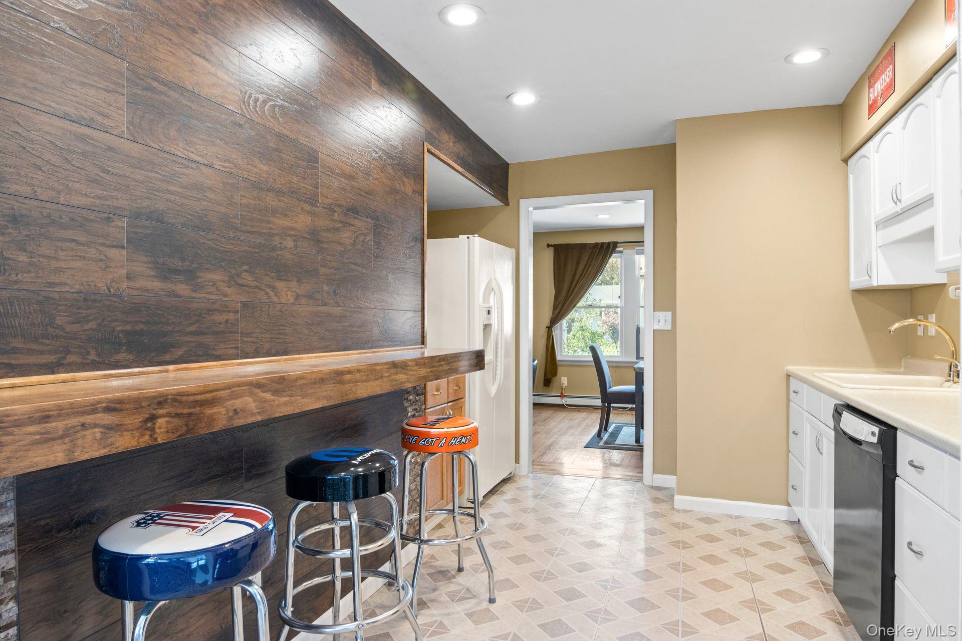 #14 photo, 1333 Richland Boulevard, Bay Shore , NY 11706