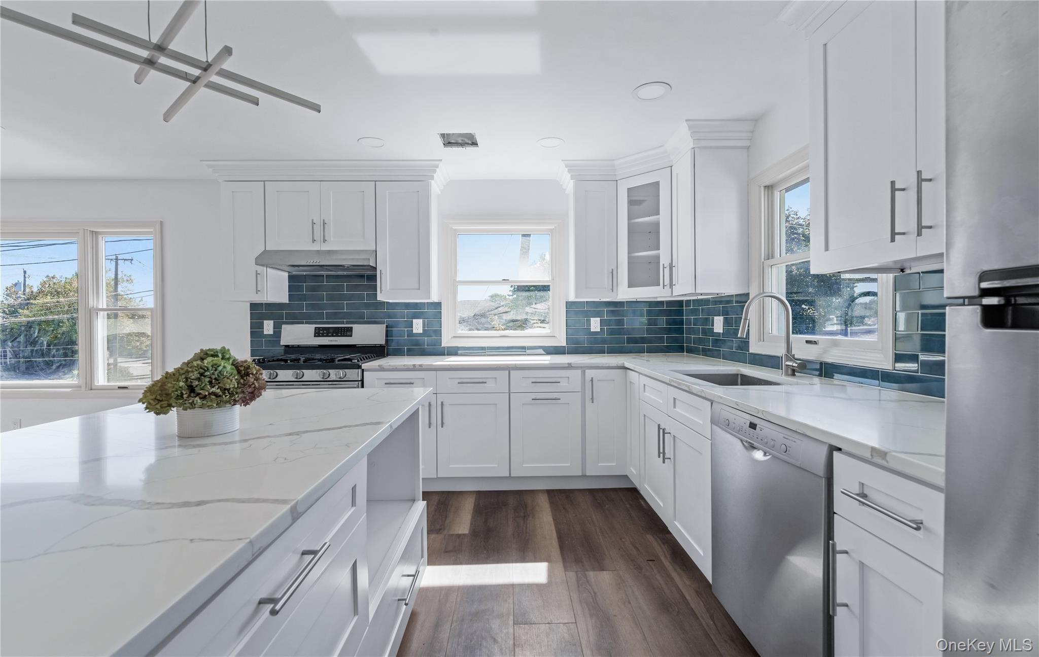 #10 photo, 1 Pequot Avenue, Port Washington , NY 11050