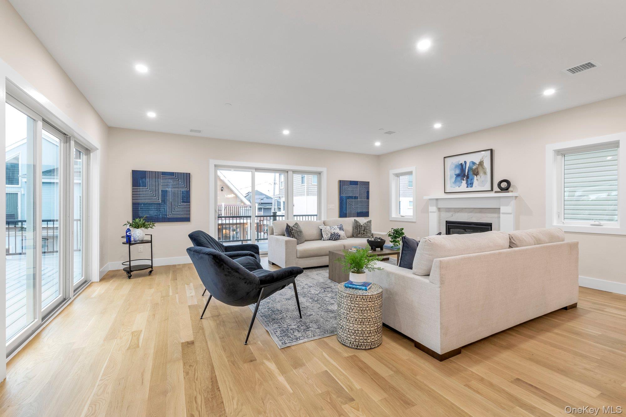 #2 photo, 64 Michigan Street, ナッソー郡 Long Beach , NY 11561