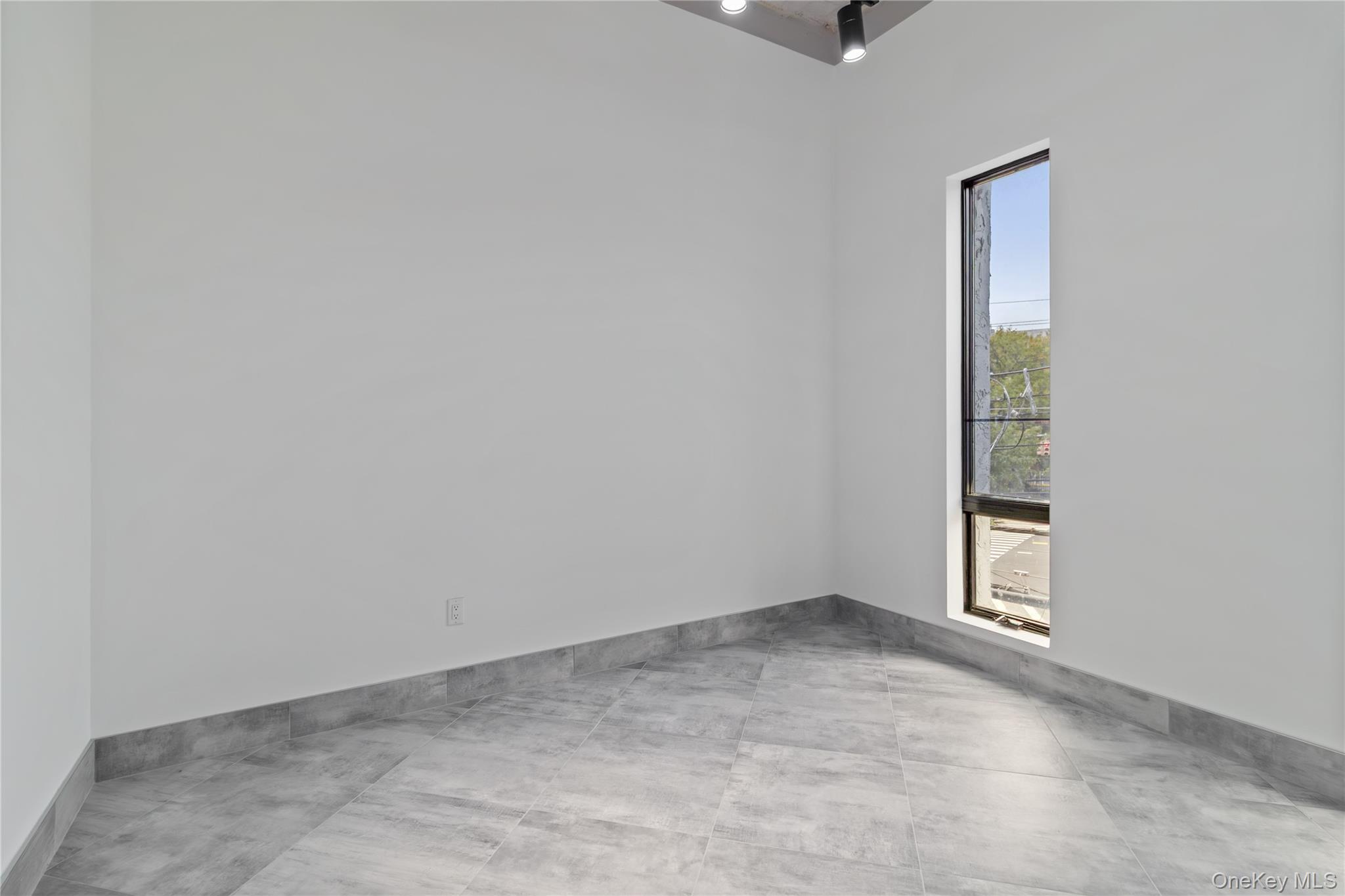 #17 photo, 1508 Stillwell Avenue, Bronx , NY 10461