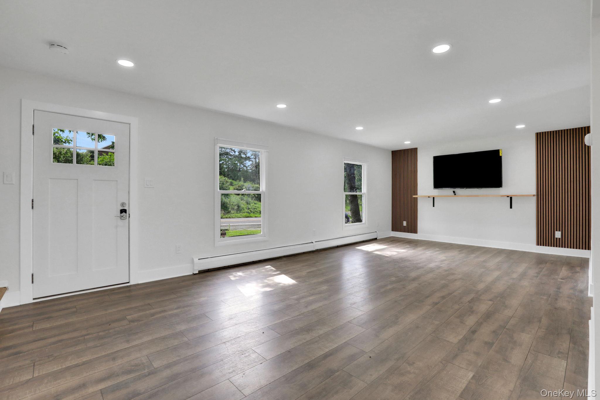 #2 photo, 4179 Route 9W, Saugerties , NY 12477