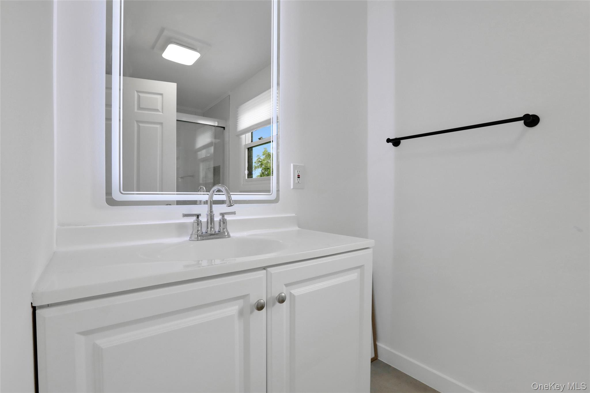 #20 photo, 4179 Route 9W, Saugerties , NY 12477