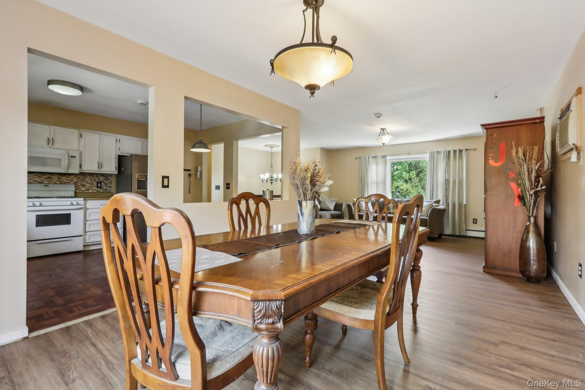 #4 photo, 76 Creamery Drive, New Windsor , NY 12553