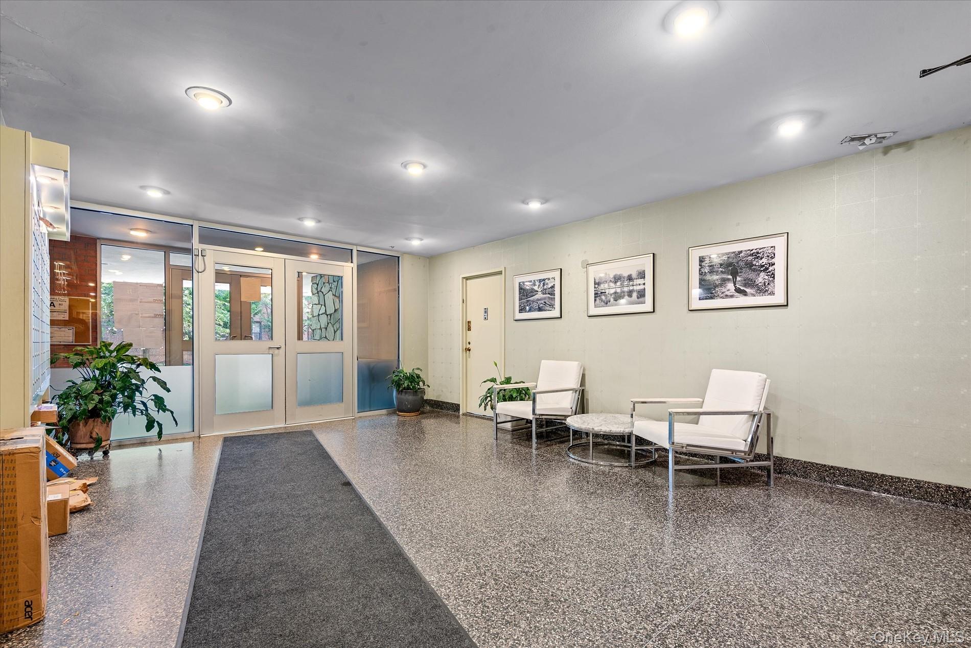 #19 photo, 579 West 215 Street, New York (Manhattan) , NY 10034