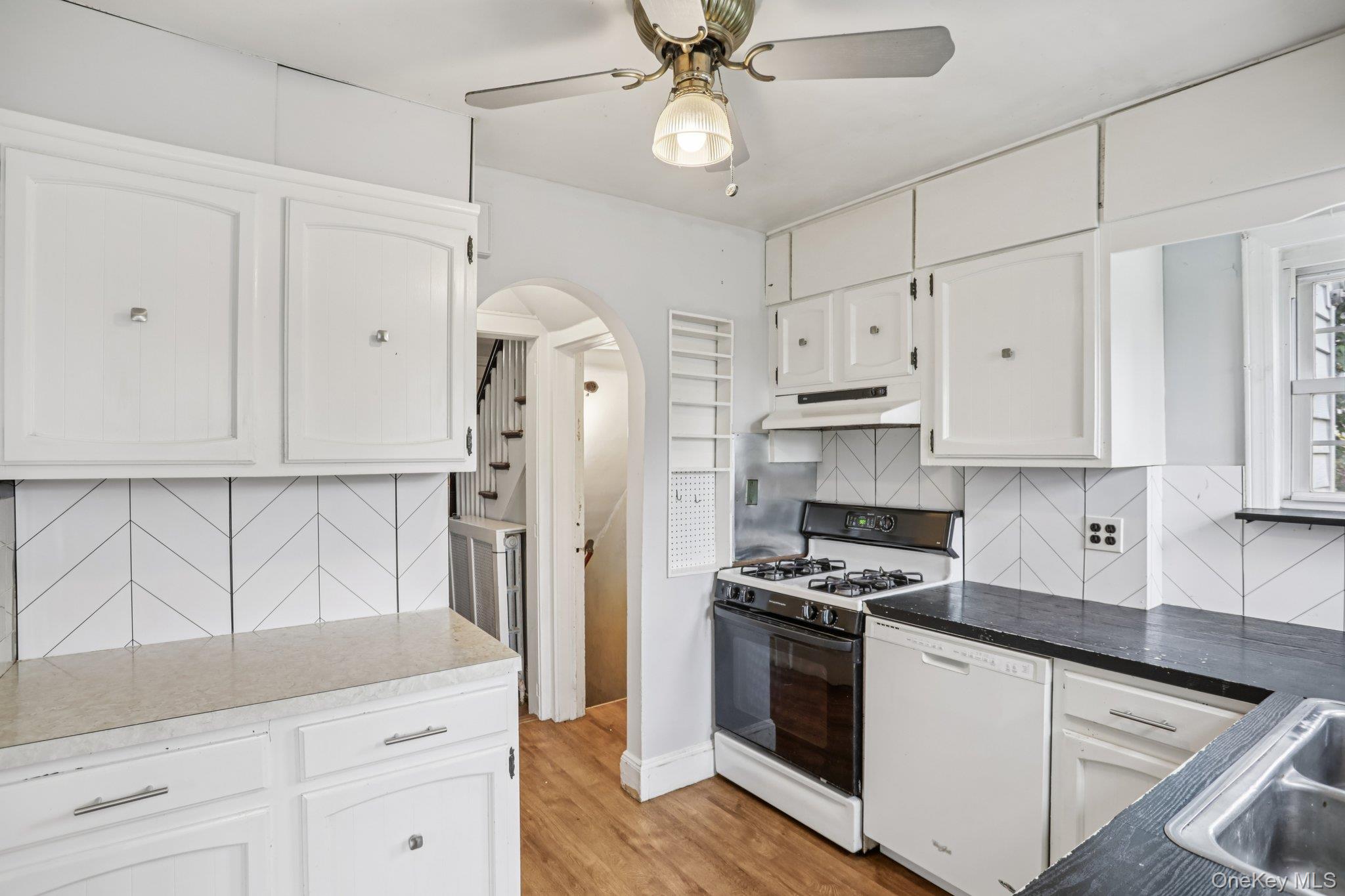 #13 photo, 50 Emmett Place, Yonkers , NY 10703