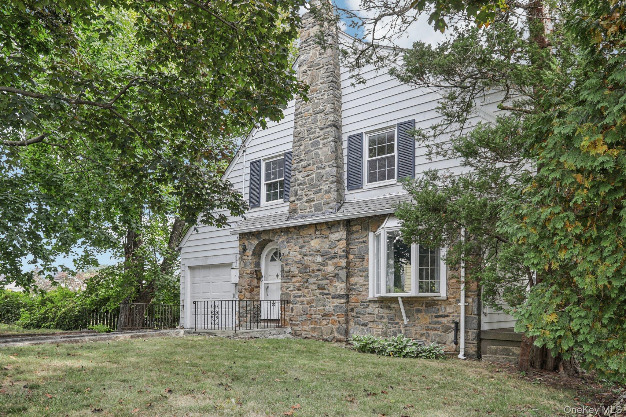 #2 photo, 50 Emmett Place, Yonkers , NY 10703