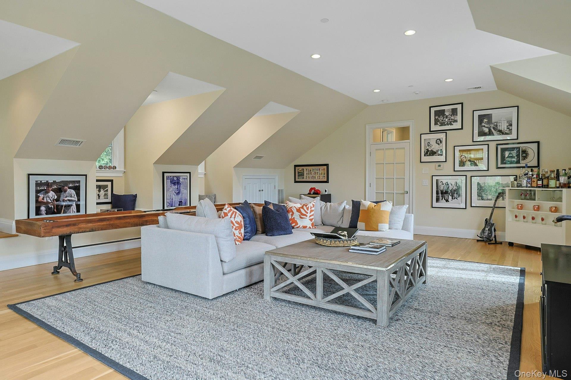 #19 photo, 27 Dearman Close, Irvington , NY 10533