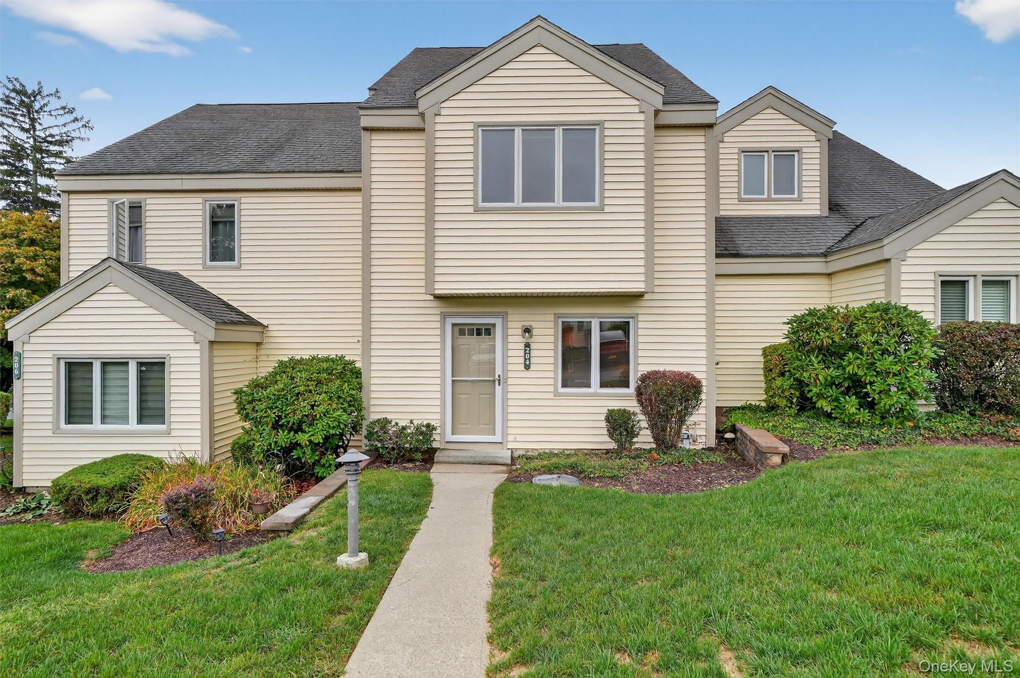 #1 photo, 204 Stoneway Lane, Peekskill , NY 10566