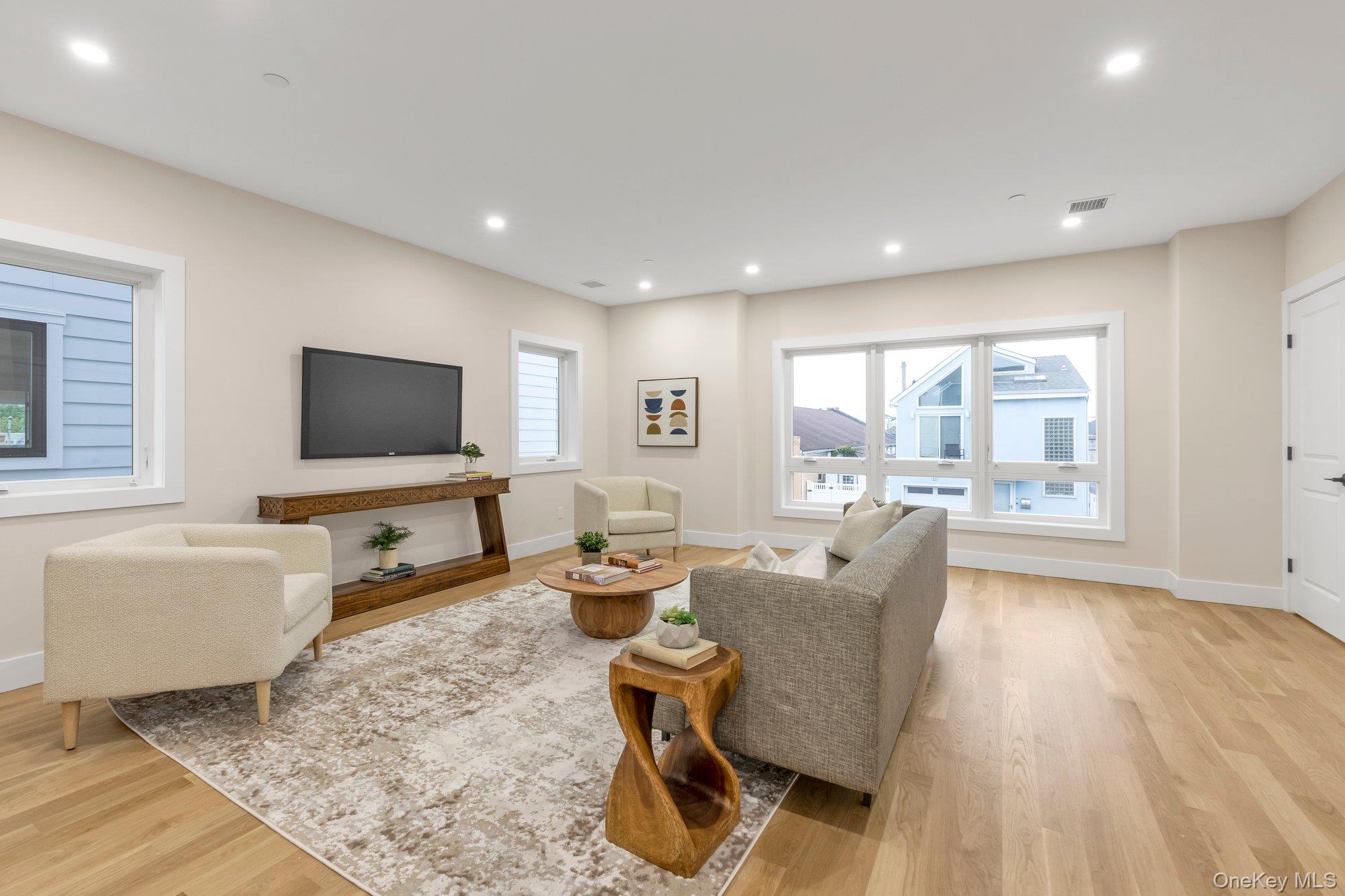 #12 photo, 68 Michigan Street, ナッソー郡 Long Beach , NY 11561