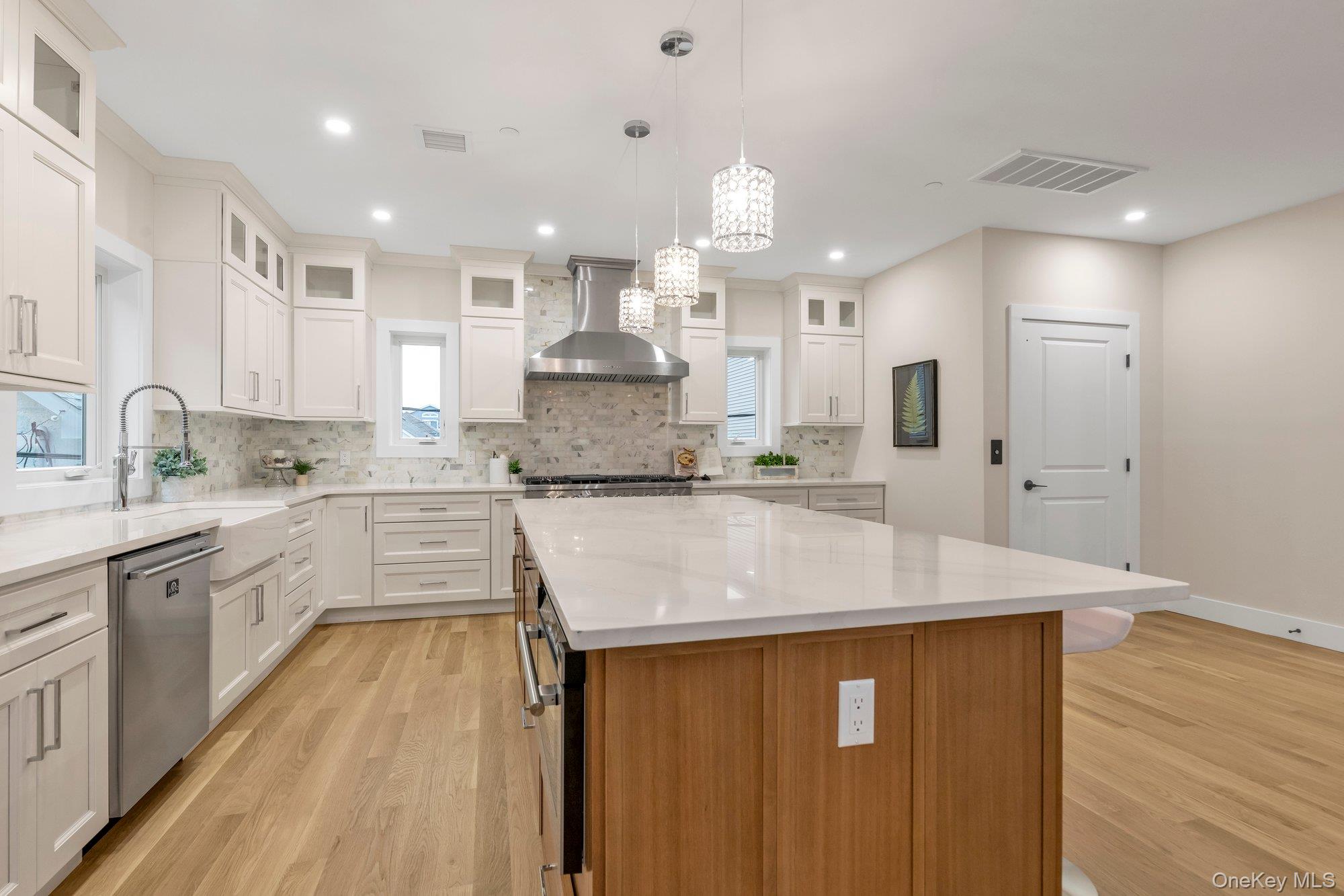 #7 photo, 68 Michigan Street, ナッソー郡 Long Beach , NY 11561