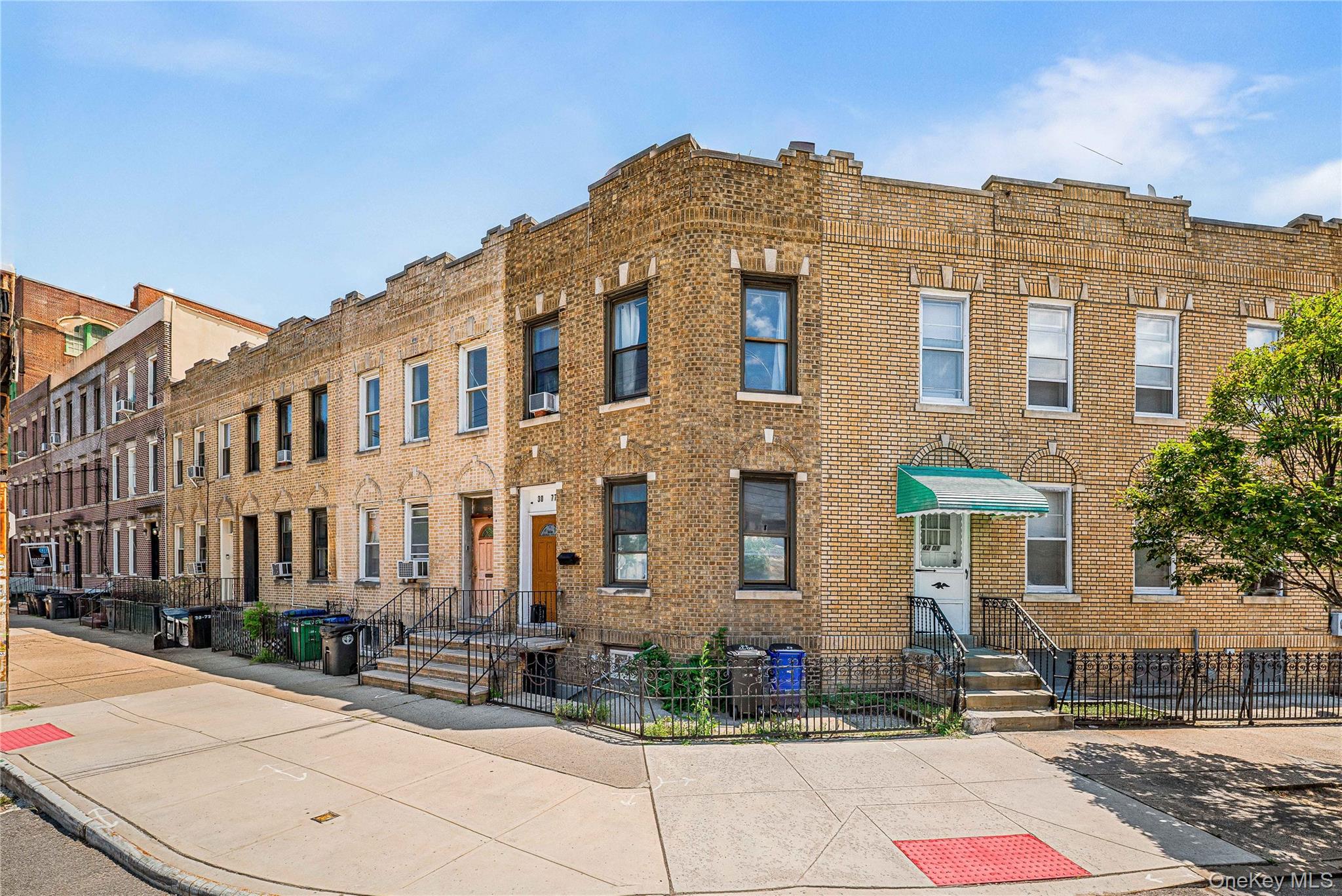 #6 photo, 30-77 42nd Street, クイーンズ区 Astoria , NY 11103