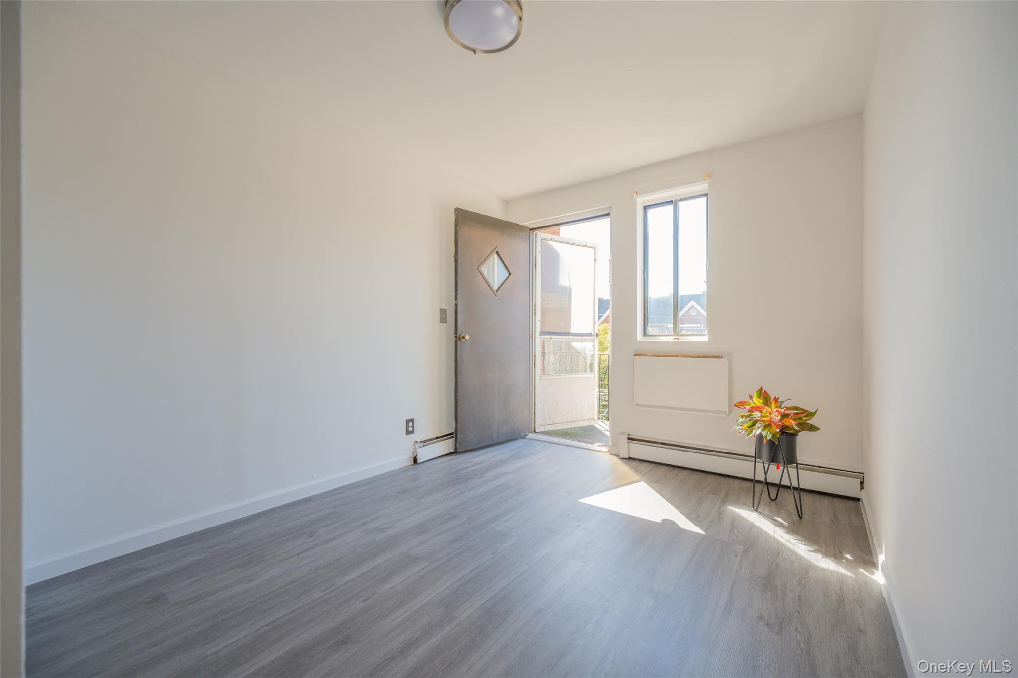 #15 photo, 53-37 97 Street, クイーンズ区 Corona , NY 11368