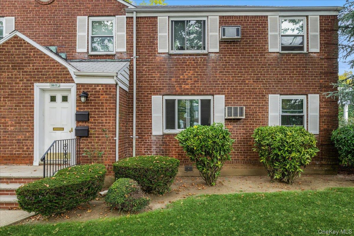 #1 photo, 260-73 75th Avenue, कुईंस Glen Oaks , NY 11004