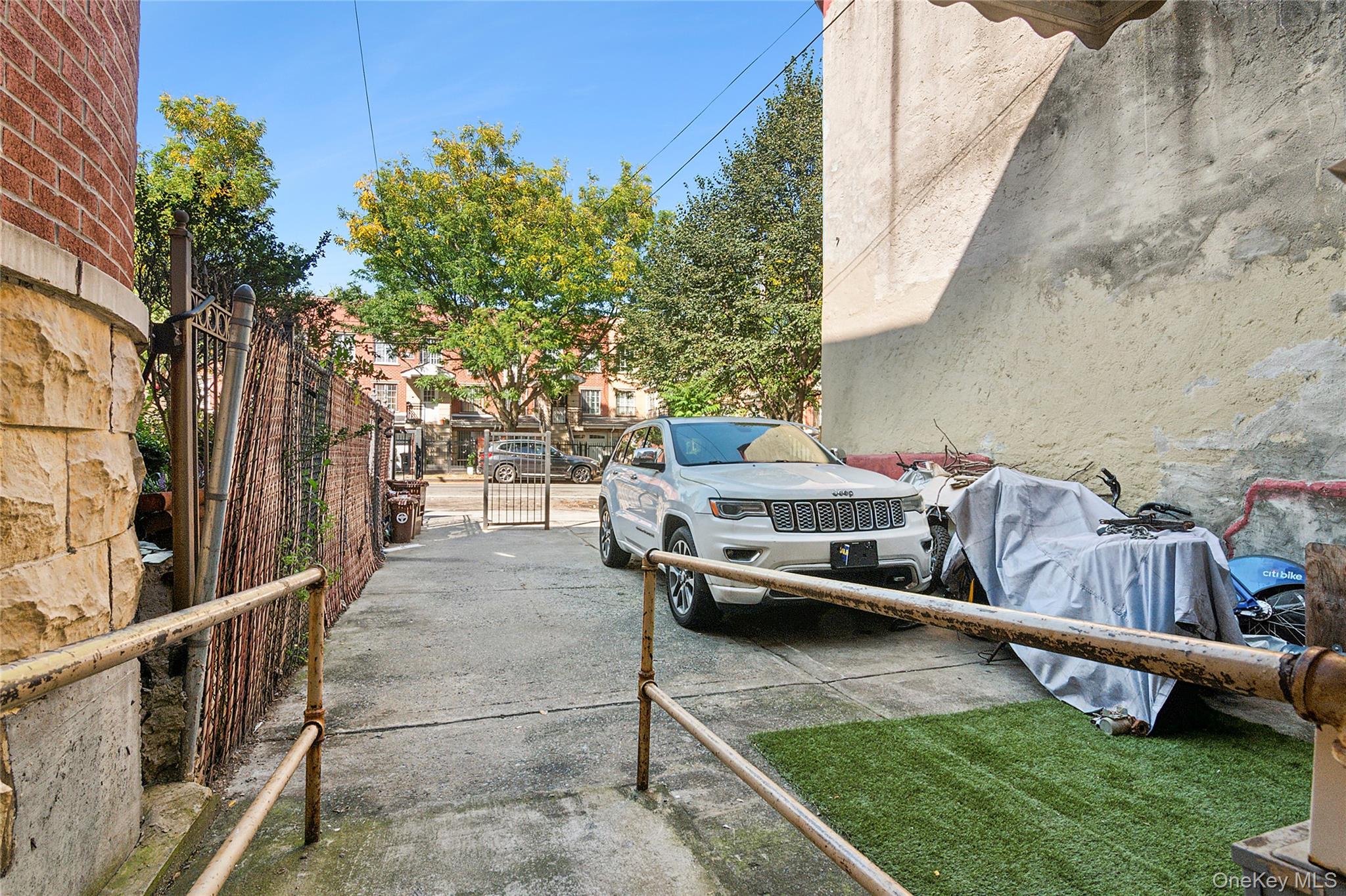 #5 photo, 1554 Saint Marks Avenue, ブルックリン区 Brooklyn , NY 11233