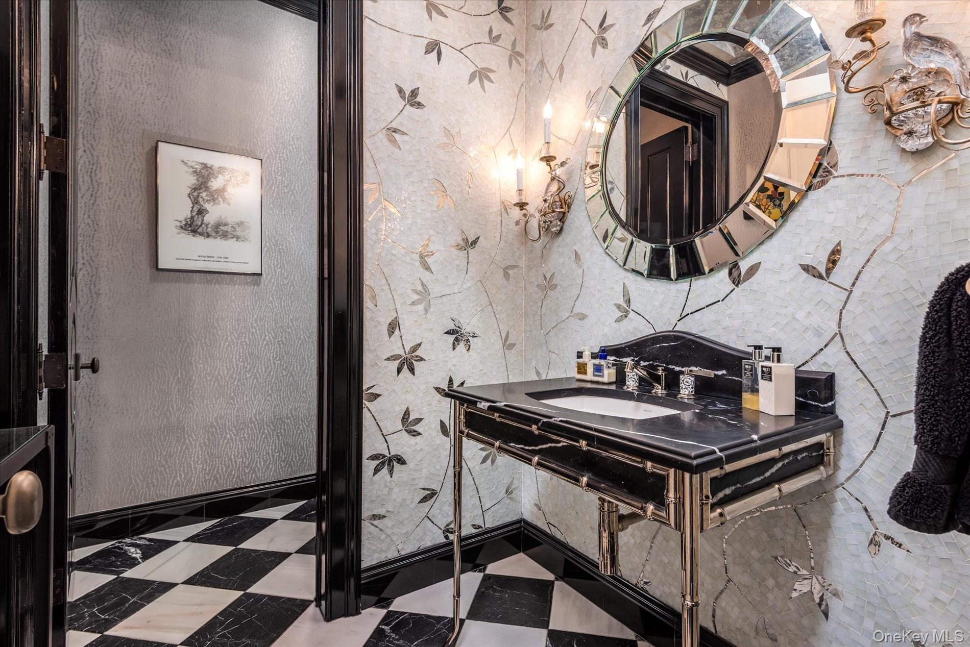 #12 photo, 32 Old Mill Road, Great Neck , NY 11023