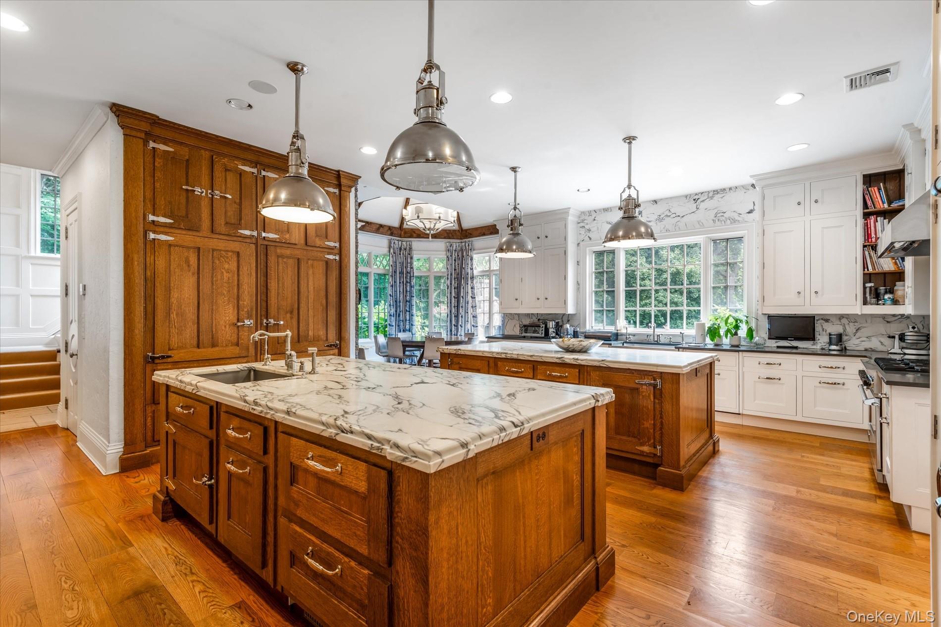 #16 photo, 32 Old Mill Road, Great Neck , NY 11023