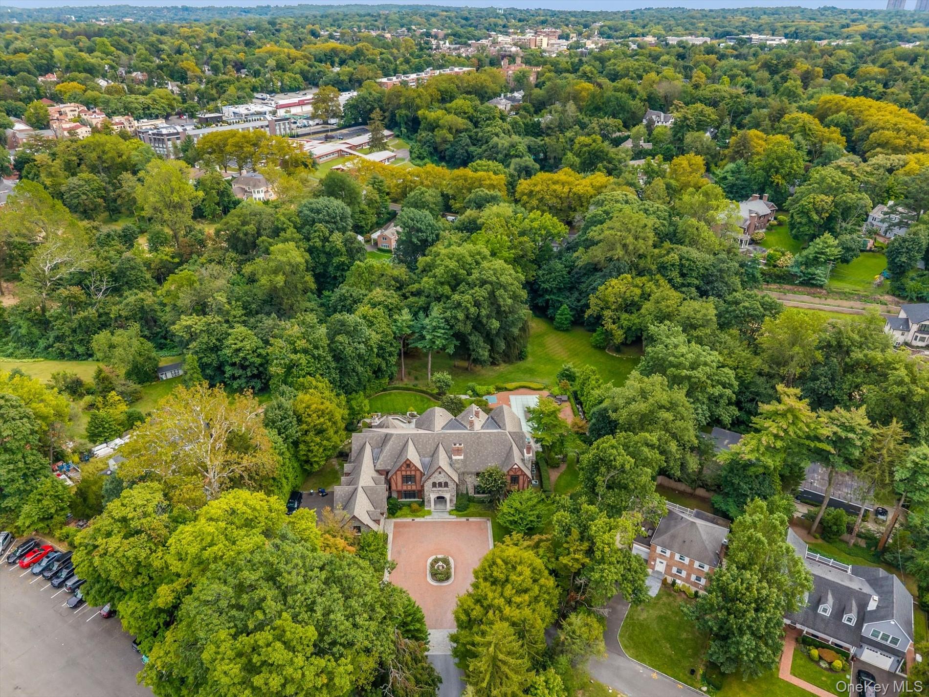 #2 photo, 32 Old Mill Road, Great Neck , NY 11023