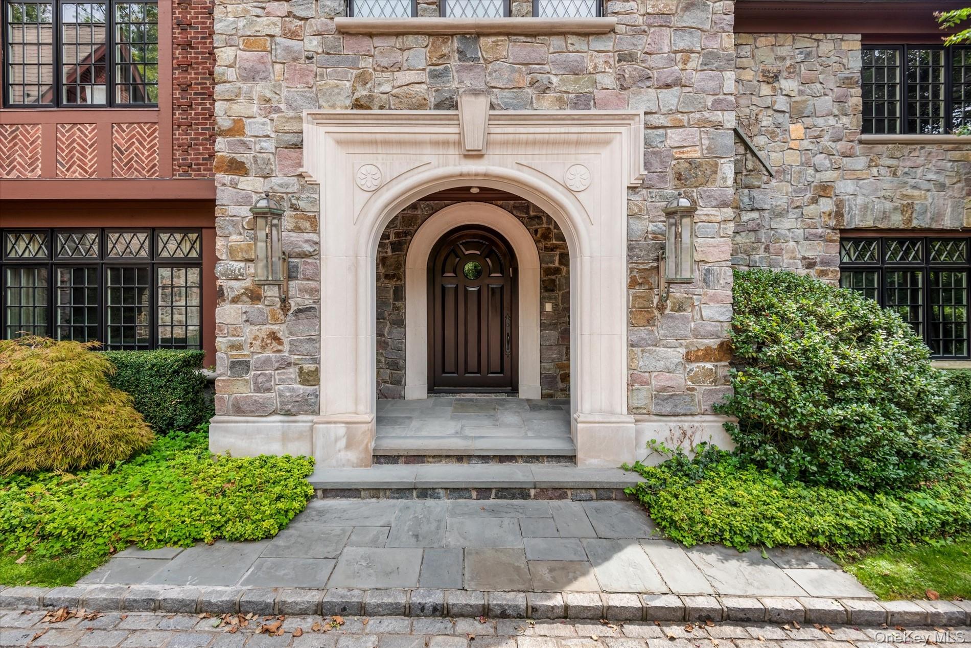 #5 photo, 32 Old Mill Road, Great Neck , NY 11023